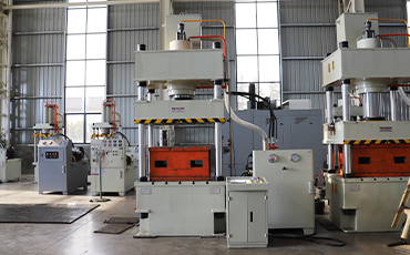 四柱液壓機(jī)（結(jié)構(gòu)、范圍、特點(diǎn)）詳解