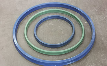 如何更換四柱液壓機(jī)的主缸密封圈？