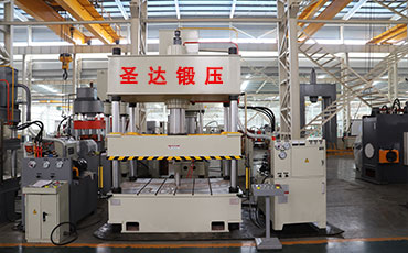 如何選擇定制200噸四柱液壓機(jī)？