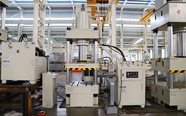 選購四柱液壓機需了解些什么？